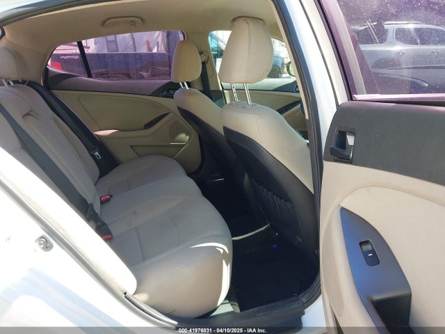 5XXGM4A76FG456677 KIA Optima Lx
