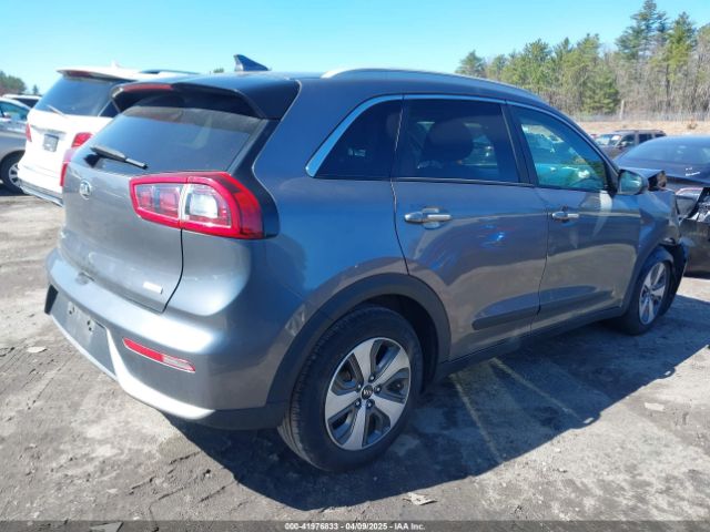 KNDCB3LC0H5041371 KIA NIRO LX