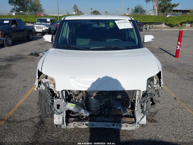 Scion XB 2014 JTLZE4FE3EJ059939 Image 13