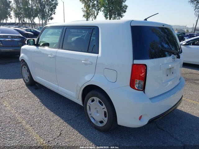 Scion XB 2014 JTLZE4FE3EJ059939 Image 3