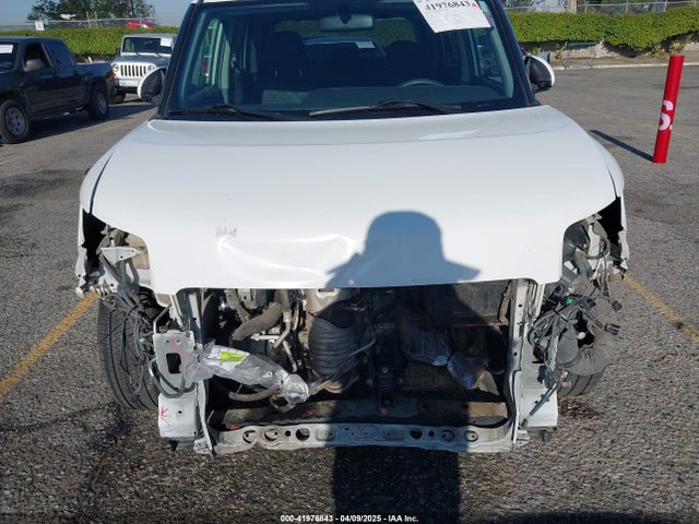 Scion XB 2014 JTLZE4FE3EJ059939 Image 6