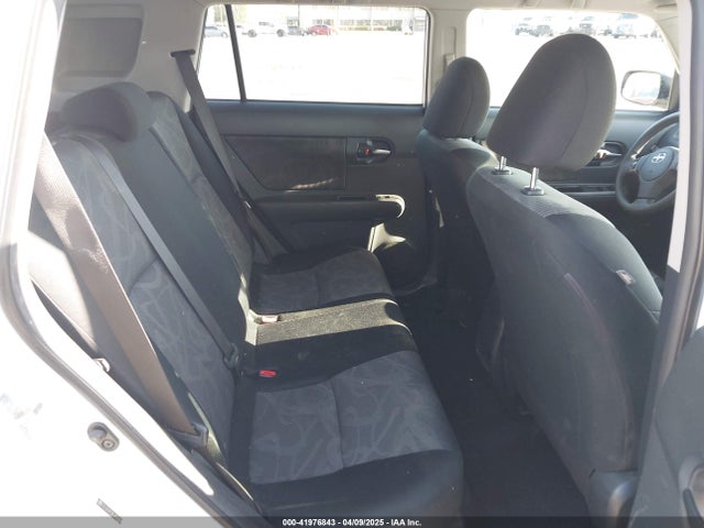 Scion XB 2014 JTLZE4FE3EJ059939 Image 8