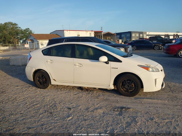 Toyota Prius Two 2014 JTDKN3DU1E1798521 Image 13