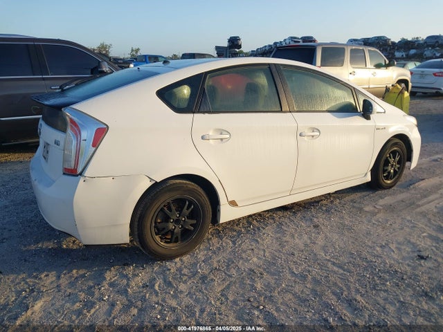 Toyota Prius Two 2014 JTDKN3DU1E1798521 Image 4