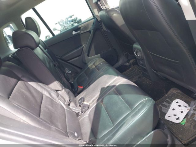 WVGUV7AX4HK017127 Volkswagen Tiguan 2.0t Sport