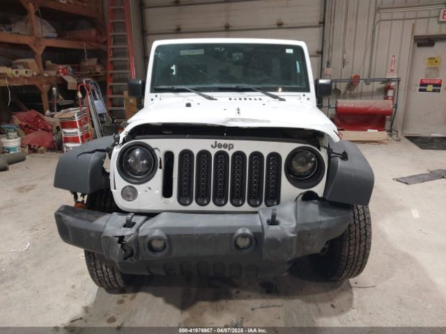 1C4BJWDG0HL596799 Jeep Wrangler Unlimited Sport 4x4