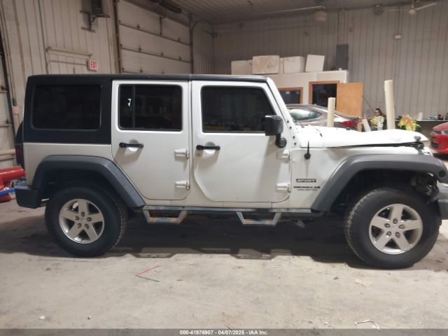 1C4BJWDG0HL596799 Jeep Wrangler Unlimited Sport 4x4