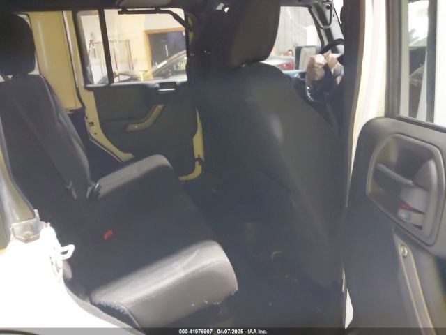 1C4BJWDG0HL596799 Jeep Wrangler Unlimited Sport 4x4