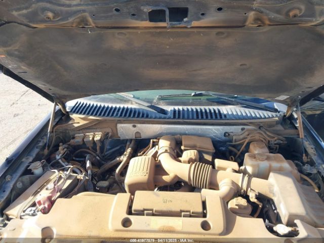 1FMJU1J58EEF21353 Ford Expedition Xlt