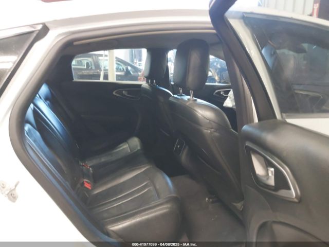 1C3CCCAB7GN186272 Chrysler 200 Limited Platinum