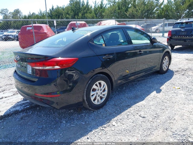 Hyundai ELANTRA SE 2018 5NPD74LF0JH401301 Image 4