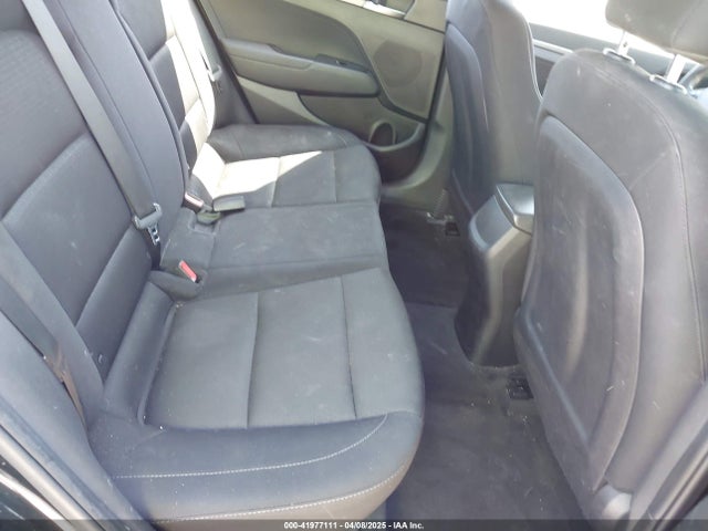Hyundai ELANTRA SE 2018 5NPD74LF0JH401301 Image 8
