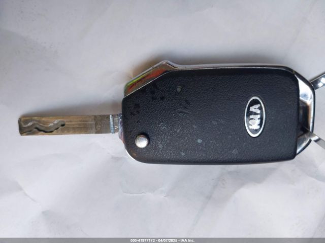 3KPF24AD7ME406545 KIA Forte Lxs