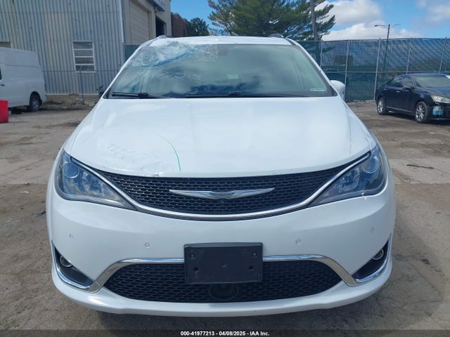 2C4RC1BG2JR103975 Chrysler Pacifica Touring L
