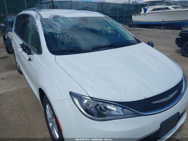 2C4RC1BG2JR103975 Chrysler Pacifica Touring L