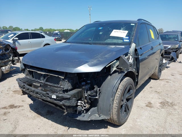 3VVCB7AX1PM057201 Volkswagen Tiguan 2.0t Se R-line Black