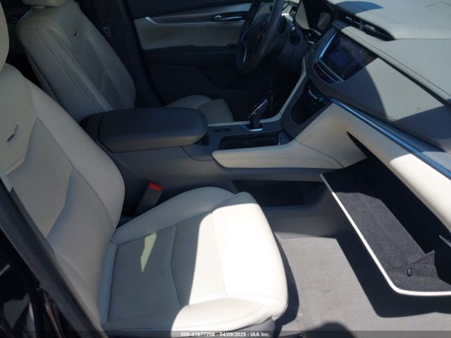 1GYKNBRS4HZ202853 Cadillac XT5 LUXURY