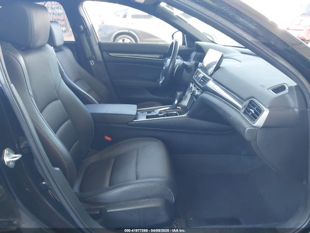 1HGCV1F39NA063803 Honda Accord Sport