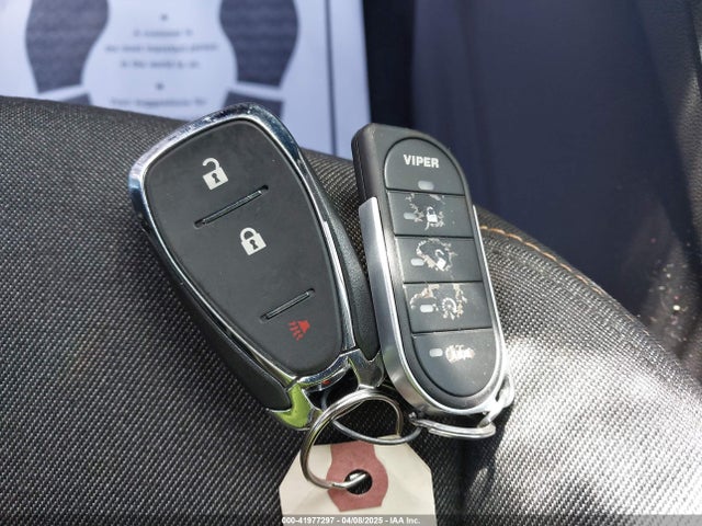 3GNAXJEV7JL411255 Chevrolet EQUINOX LT