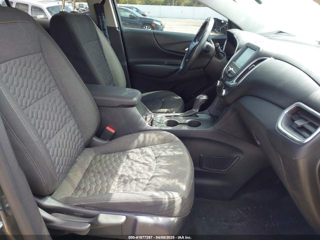 3GNAXJEV7JL411255 Chevrolet EQUINOX LT