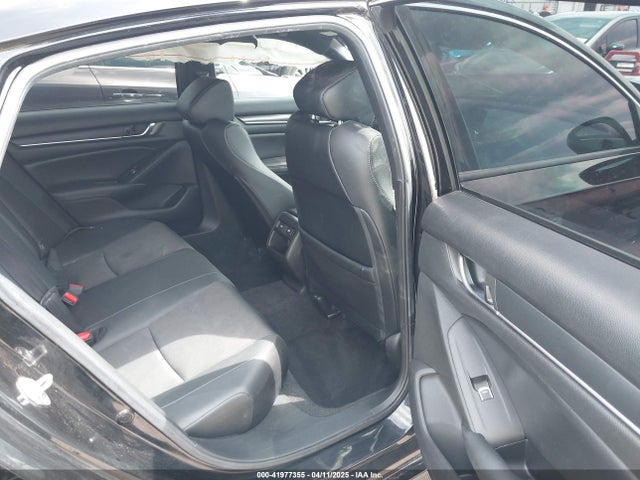 1HGCV1F33MA110466 Honda Accord Sport