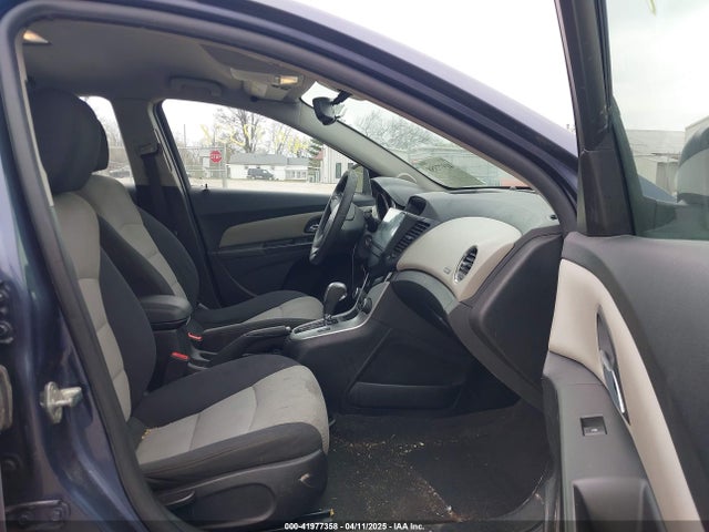 1G1PA5SH1E7456088 Chevrolet Cruze Ls Auto