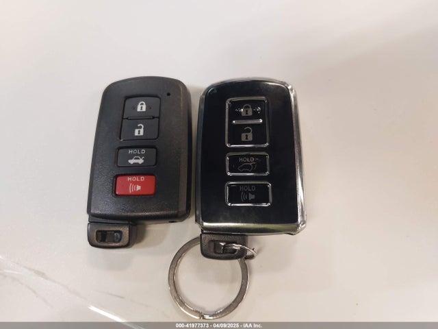 5YFBURHE8HP573926 Toyota Corolla Se Special Edition