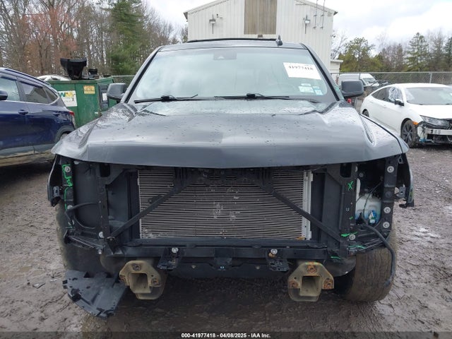 1GNSKBKC7JR276427 Chevrolet Tahoe Lt
