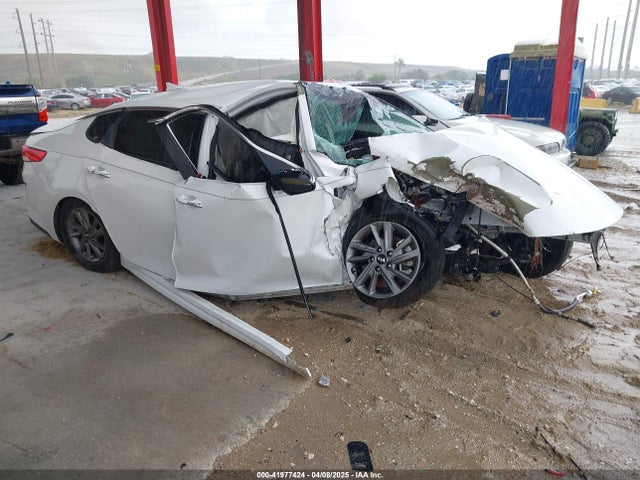 5XXGT4L38LG402516 KIA Optima Lx