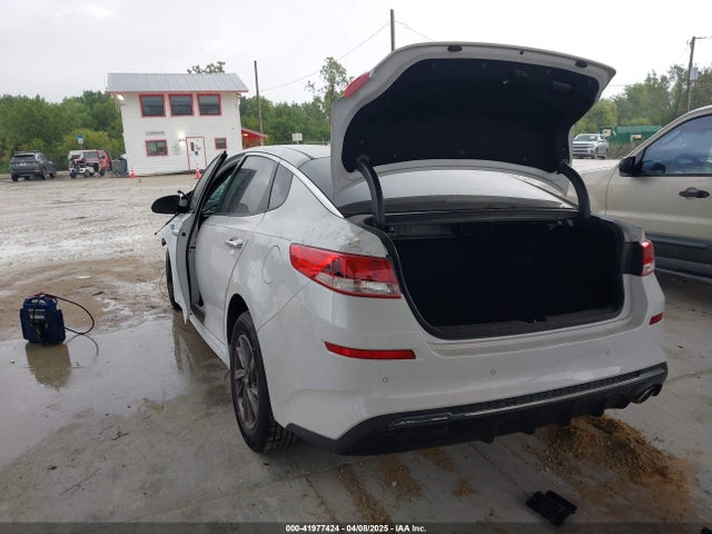 5XXGT4L38LG402516 KIA Optima Lx