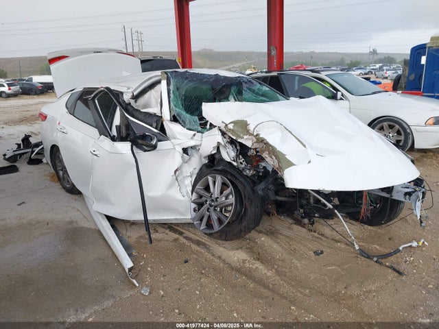 5XXGT4L38LG402516 KIA Optima Lx