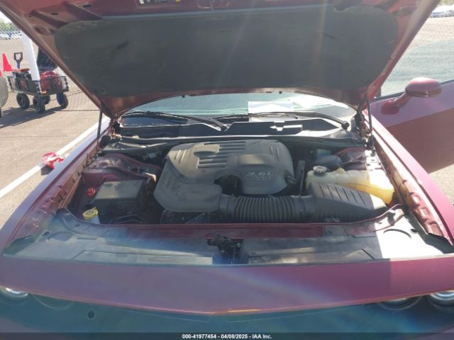 2C3CDZGGXNH109629 Dodge Challenger Sxt Awd