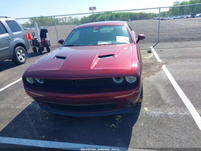 2C3CDZGGXNH109629 Dodge Challenger Sxt Awd