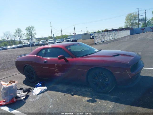 2C3CDZGGXNH109629 Dodge Challenger Sxt Awd