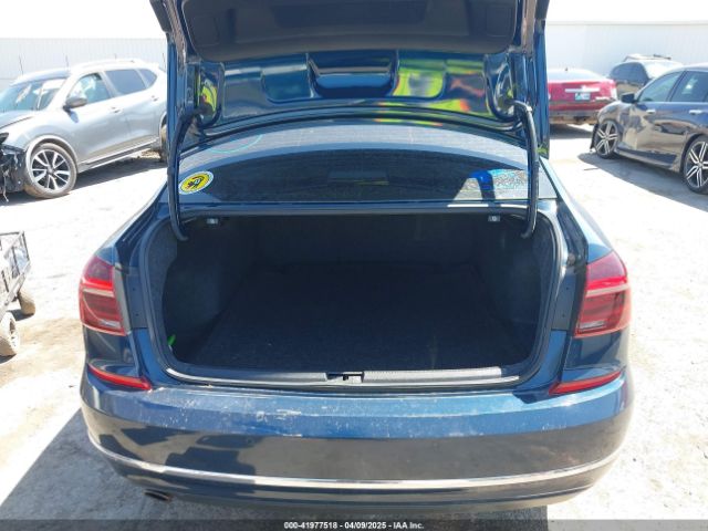 1VWBA7A37JC033694 Volkswagen Passat 2.0t Se