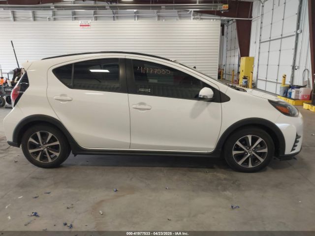 JTDKDTB38J1599974 Toyota Prius C Two