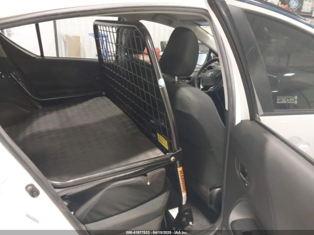 JTDKDTB38J1599974 Toyota Prius C Two