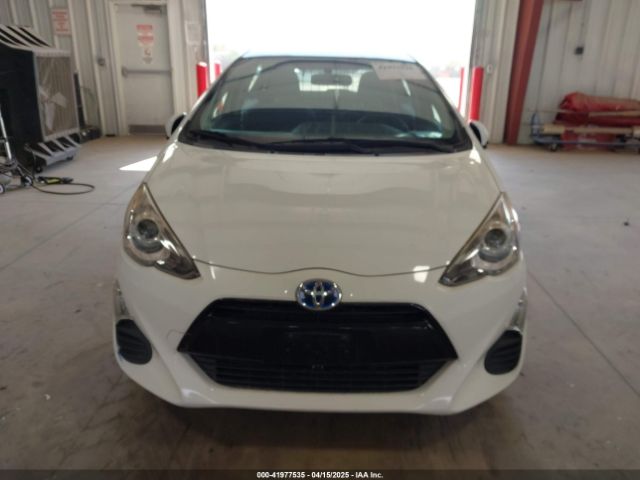 JTDKDTB3XG1121810 Toyota Prius C Two