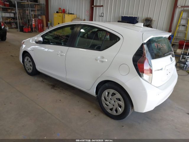 JTDKDTB3XG1121810 Toyota Prius C Two
