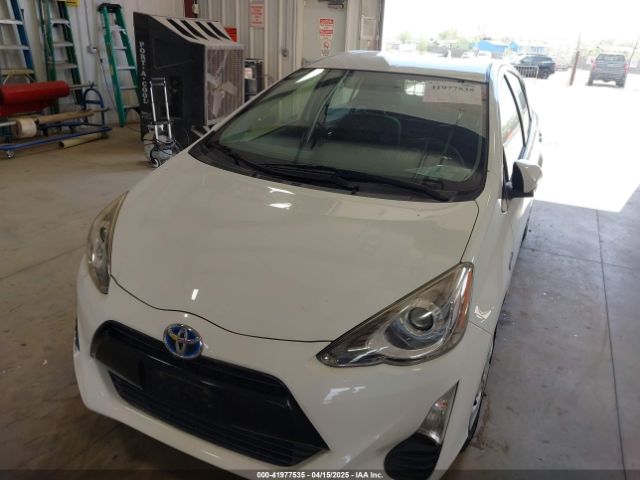 JTDKDTB3XG1121810 Toyota Prius C Two