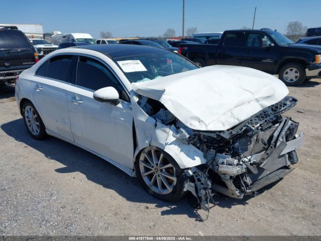 2019 MERCEDES-BENZ A 220 WDD3G4FB3KW027630