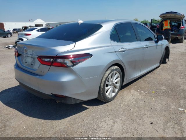 4T1R11AKXRU883388 Toyota CAMRY LE