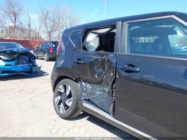 KNDJ53AU9P7856794 KIA Soul Gt-line