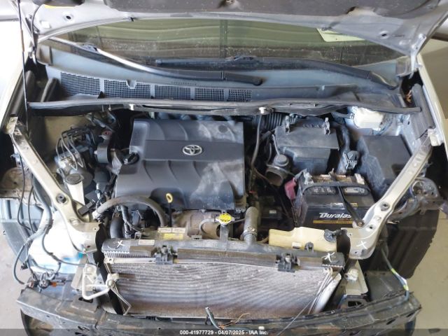 5TDXK3DC9FS527667 Toyota Sienna Se 8 Passenger