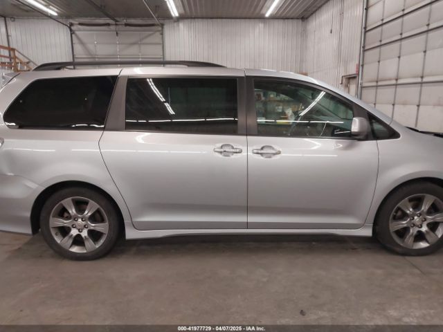 5TDXK3DC9FS527667 Toyota Sienna Se 8 Passenger