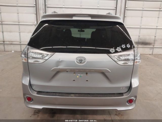 5TDXK3DC9FS527667 Toyota Sienna Se 8 Passenger