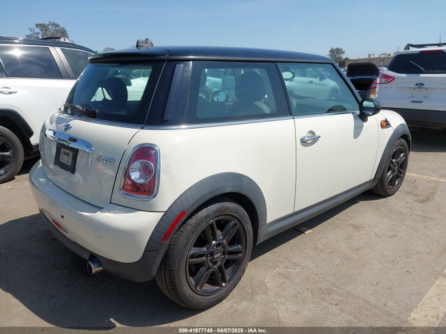 2013 MINI HARDTOP WMWSU3C52DT687909 Photo 3