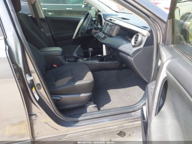 JTMZFREV7JJ724116 Toyota RAV4 LE