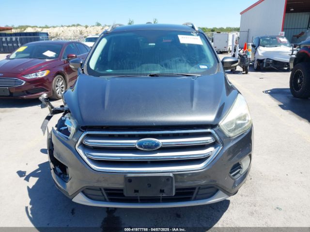 1FMCU0J97HUE07747 Ford Escape Titanium