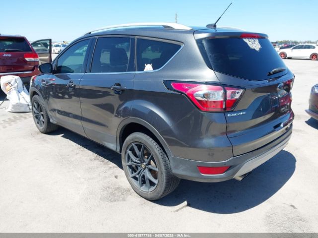 1FMCU0J97HUE07747 Ford Escape Titanium